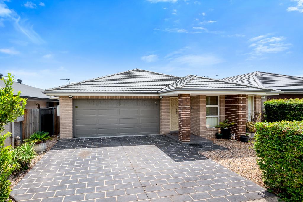 17 Bilson Rd, Spring Farm, NSW 2570