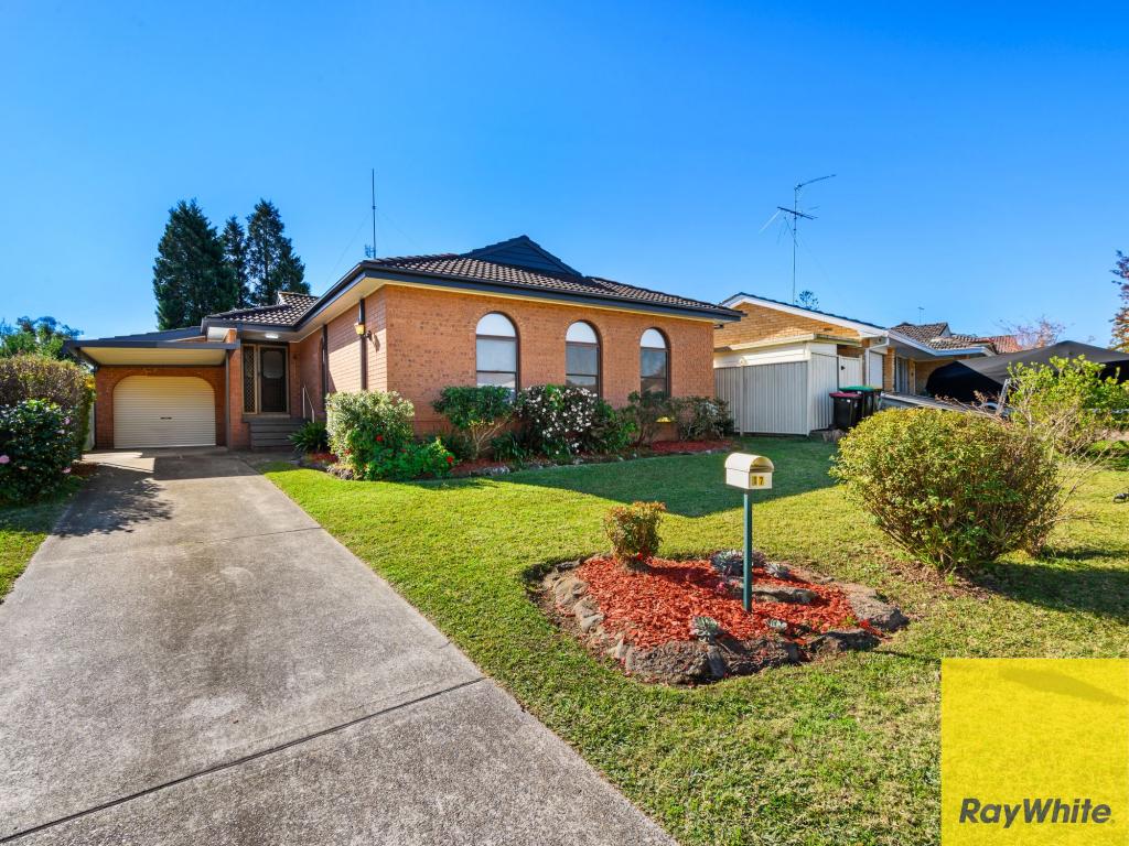 17 Peace Ave, St Clair, NSW 2759