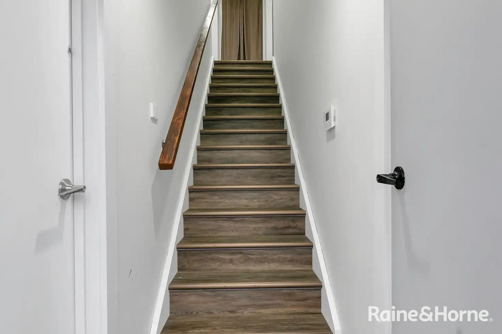 2/271 Mitchells Lane, Sunbury, VIC 3429