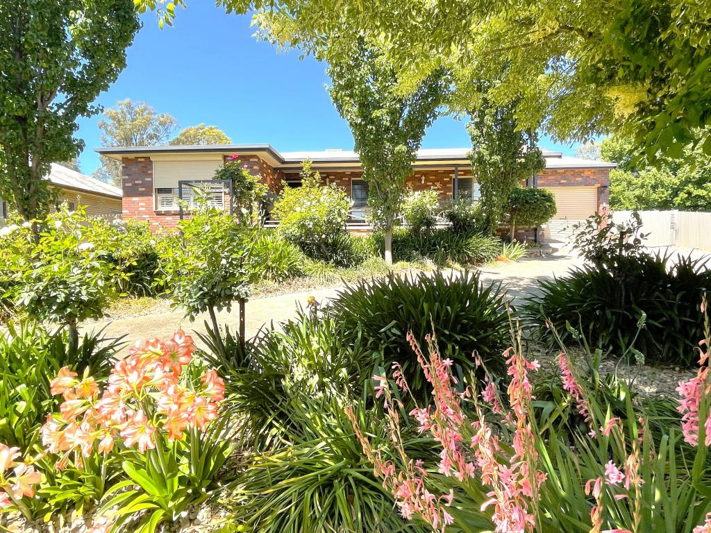 16 Eagle St, South Gundagai, NSW 2722