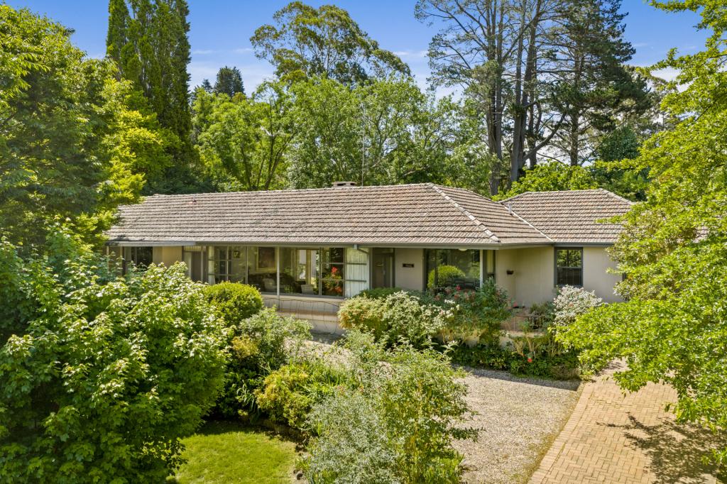 4 MERILBAH RD, BOWRAL, NSW 2576