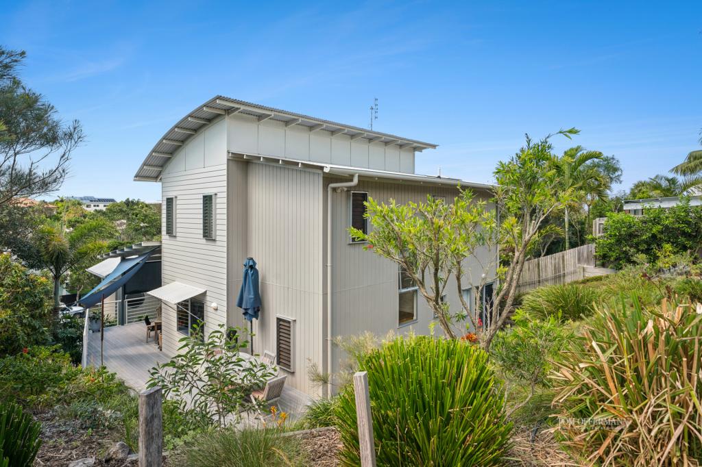 12 Castaways Ct, Castaways Beach, QLD 4567