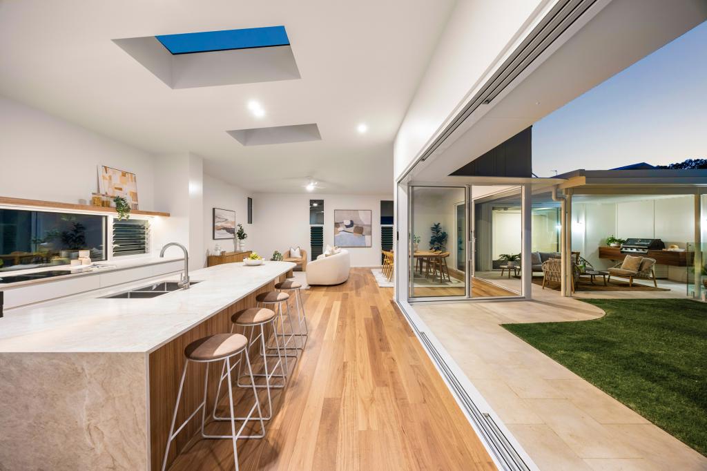 10 Tatha Ave, Palm Beach, QLD 4221