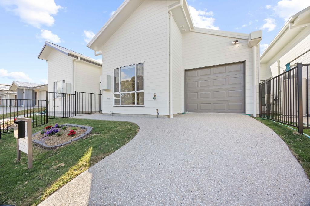 4 Spindrift Rd, Clinton, QLD 4680