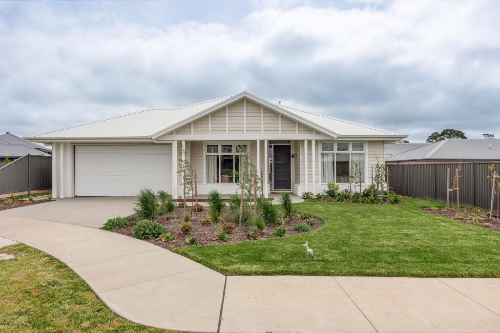 6 Llewellyn Ct, Lucas, VIC 3350