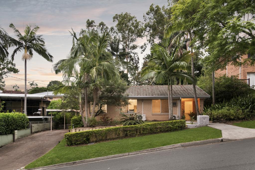 43 STRUAN ST, CHAPEL HILL, QLD 4069