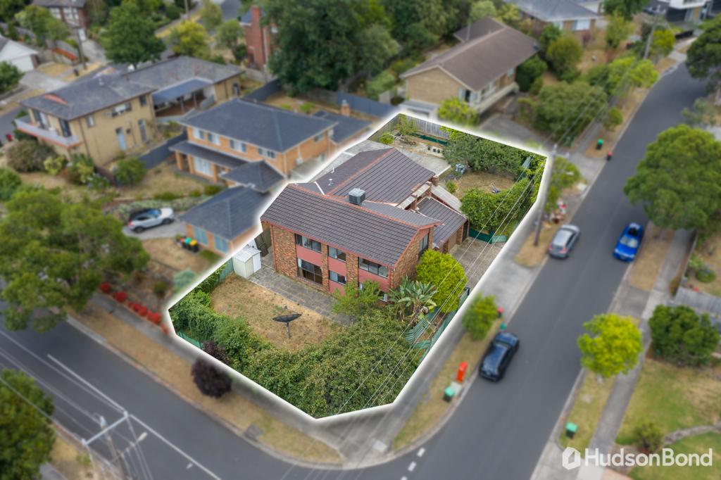 19 CASON ST, DONCASTER, VIC 3108