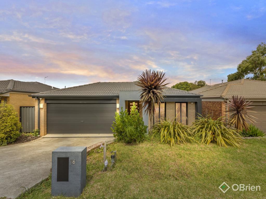 16 Botham Cres, Pakenham, VIC 3810