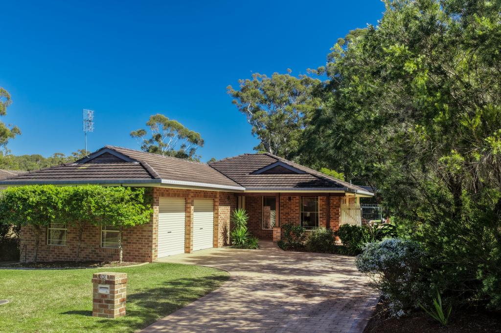 64 Oxley Cres, Mollymook Beach, NSW 2539