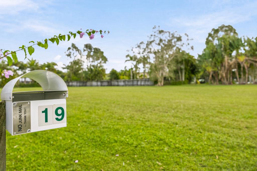 19 Discovery Dr, Cooloola Cove, QLD 4580
