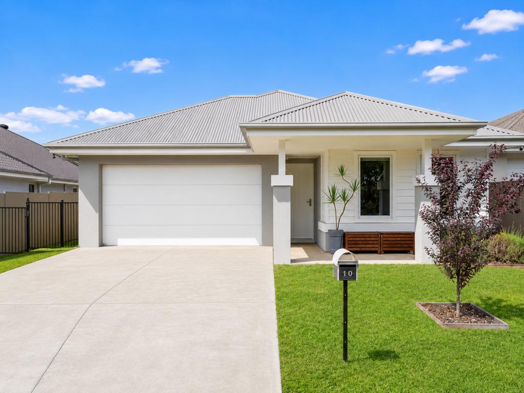 10 Talbot Pkwy, North Rothbury, NSW 2335