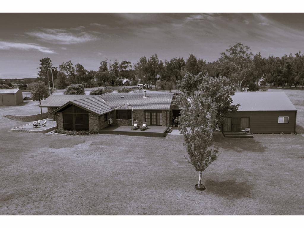 16 Highlands Rd, Armidale, NSW 2350