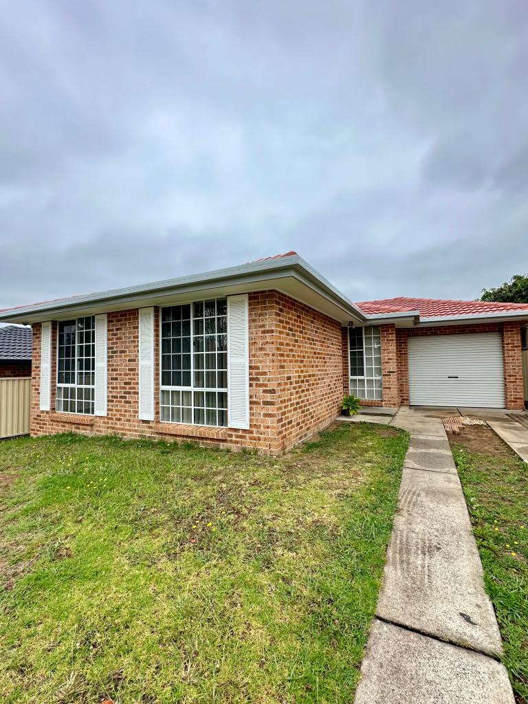 6 Bluff St, Green Valley, NSW 2168