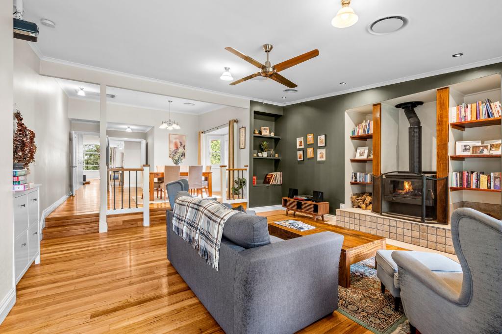 39 WARATAH ST, BOWEN MOUNTAIN, NSW 2753