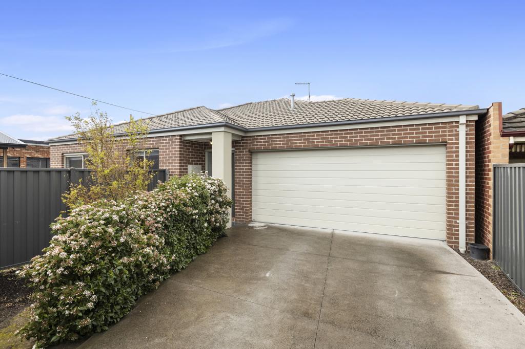 2/11 Ashbourne St, Herne Hill, VIC 3218