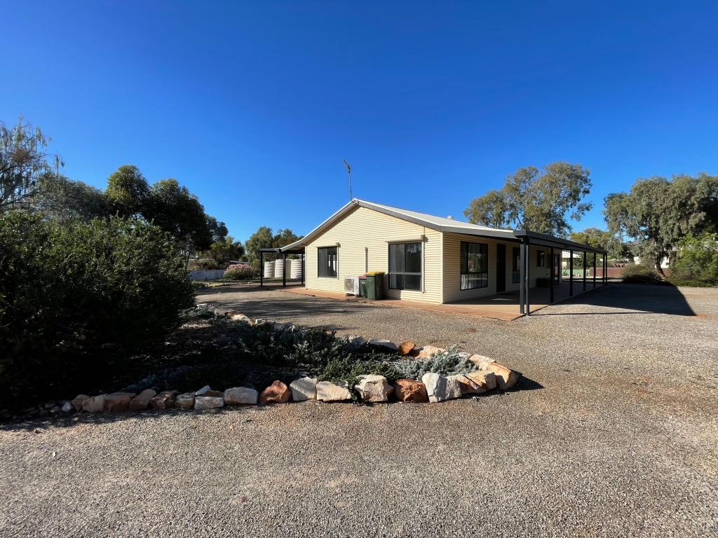 2 North Tce, Quorn, SA 5433