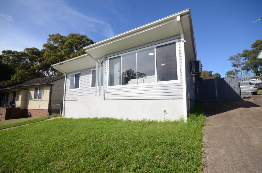 4 ENNIS PL, LALOR PARK, NSW 2147