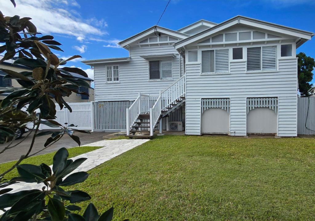 27 Bazaar St, Maryborough, QLD 4650