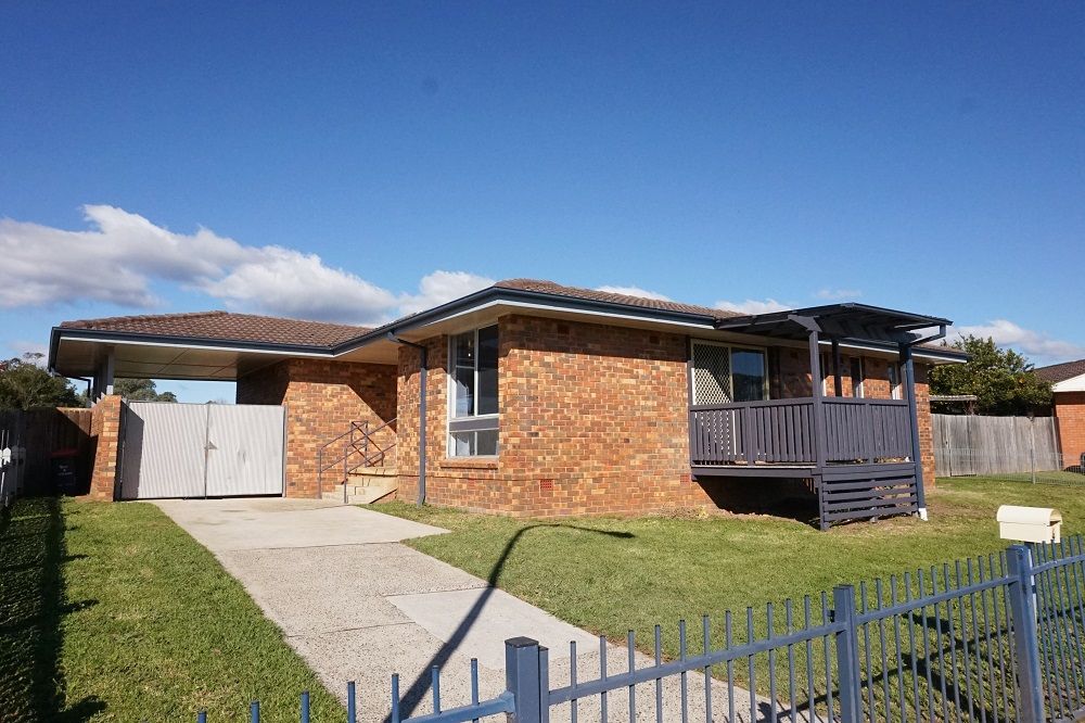 4 Waterhouse Pl, Airds, NSW 2560