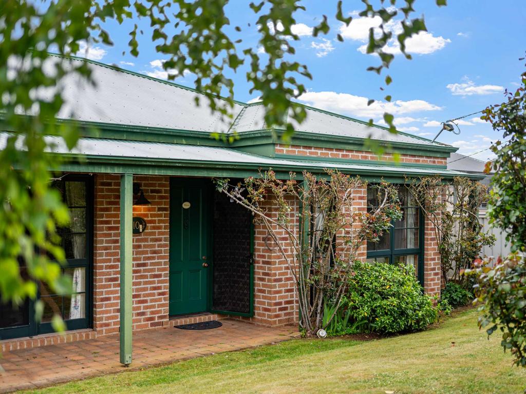 10 Tatlock St, Hamilton, VIC 3300