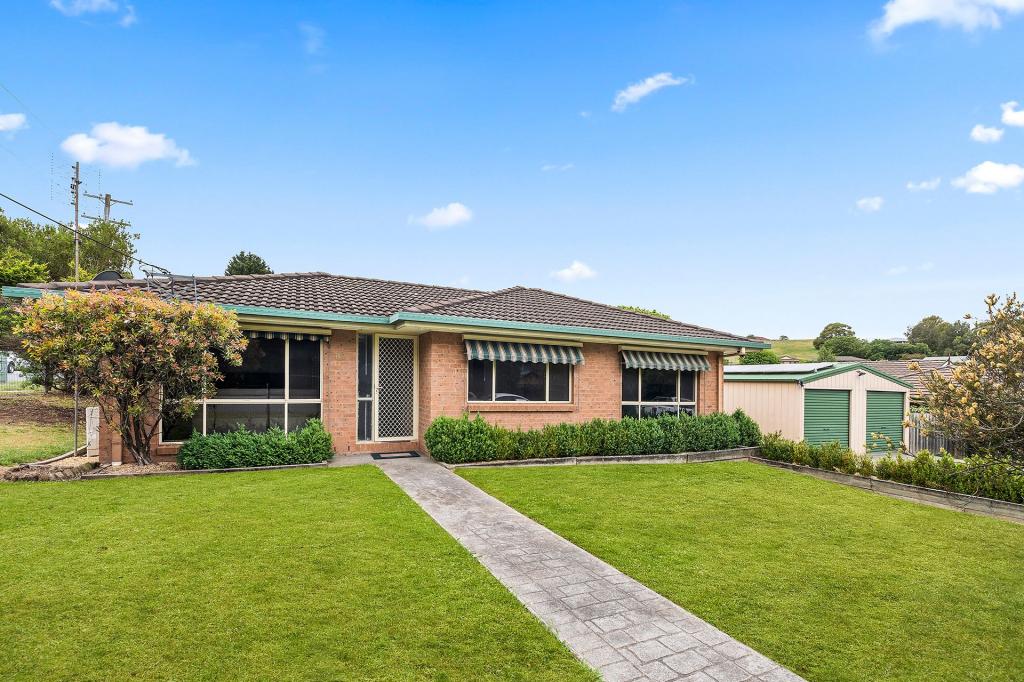 82 PARKES RD, MOSS VALE, NSW 2577