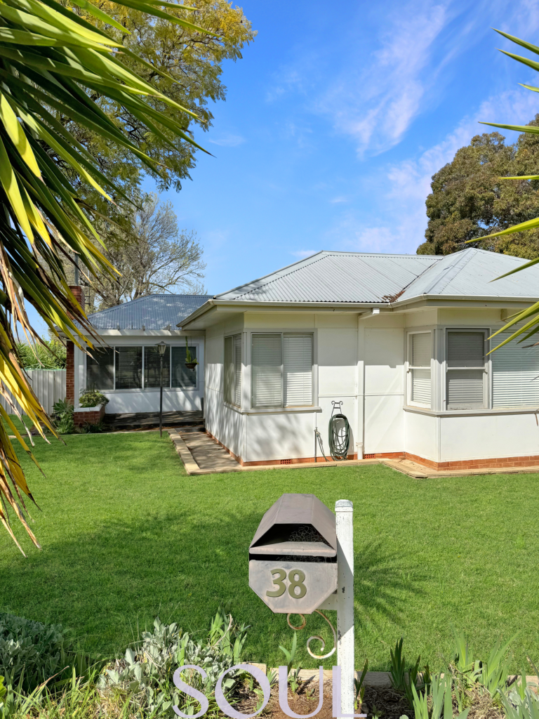 38 Wood Rd, Griffith, NSW 2680