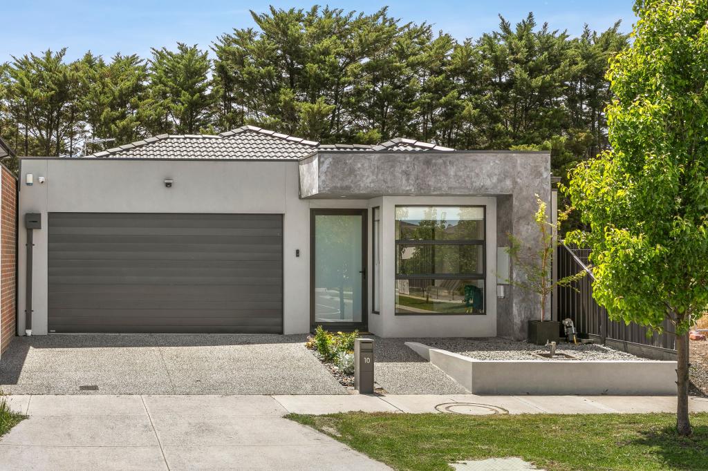 10 Navana Ct, Greenvale, VIC 3059