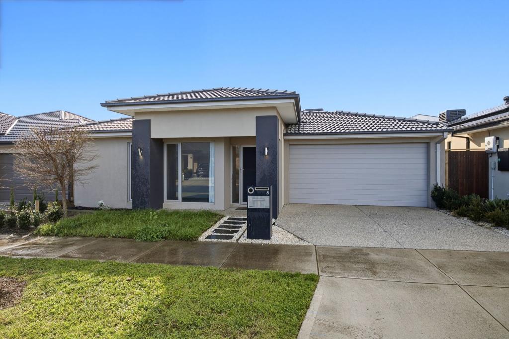 5 Zebu Dr, Clyde North, VIC 3978