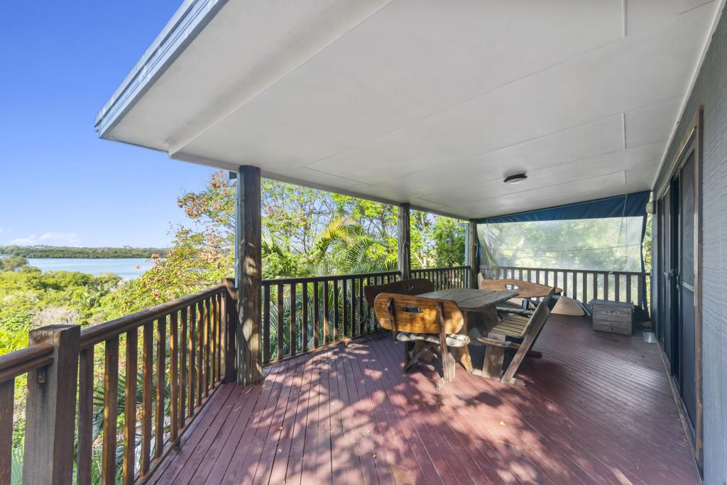 71 Bimbadeen Ave, Banora Point, NSW 2486