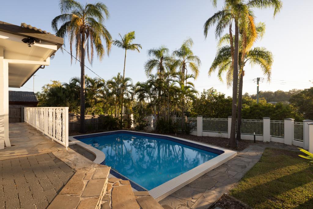 11 Boblynne St, Chapel Hill, QLD 4069