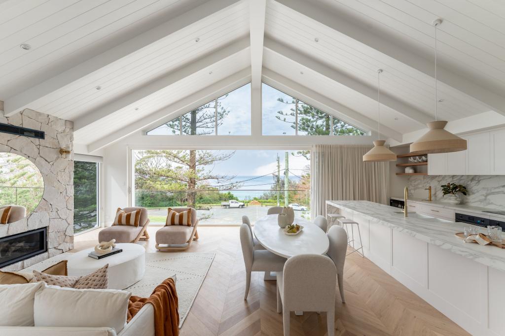 808a Lawrence Hargrave Dr, Coledale, NSW 2515