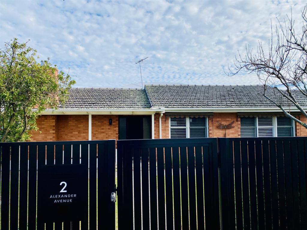 2 Alexander Ave, Mornington, VIC 3931