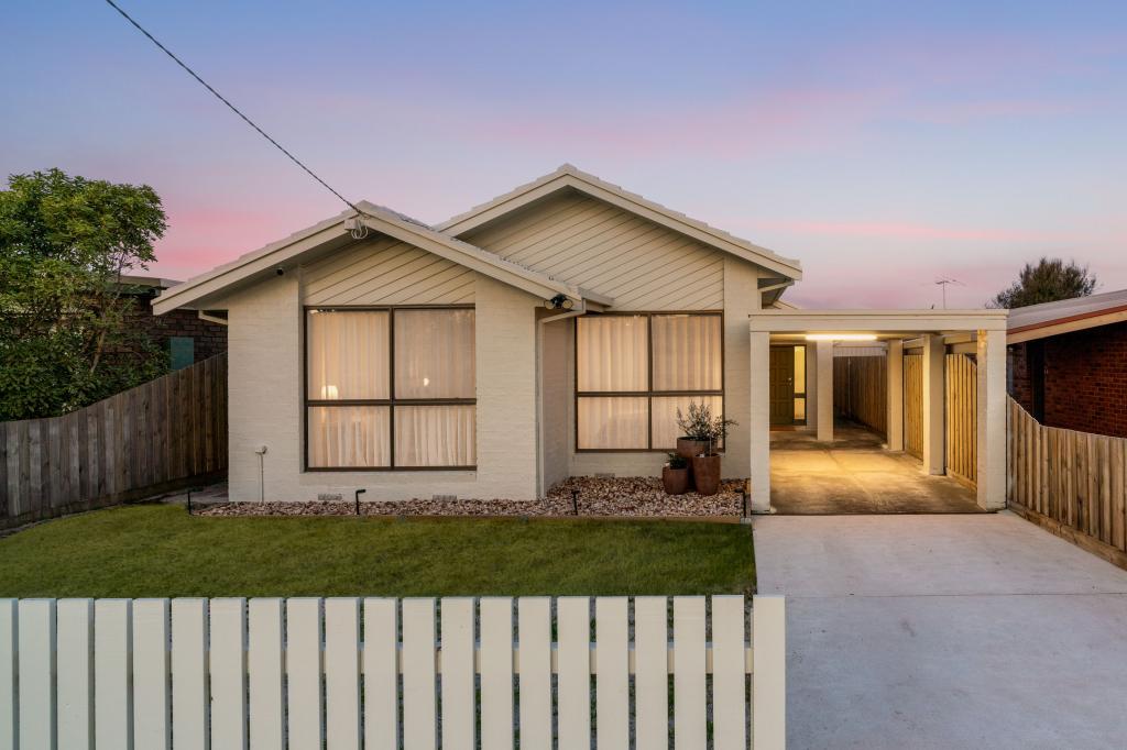 109 Fourth Ave, Rosebud, VIC 3939