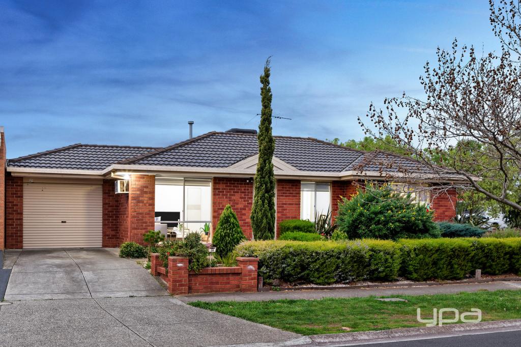 18 Flemming Ave, Burnside, VIC 3023