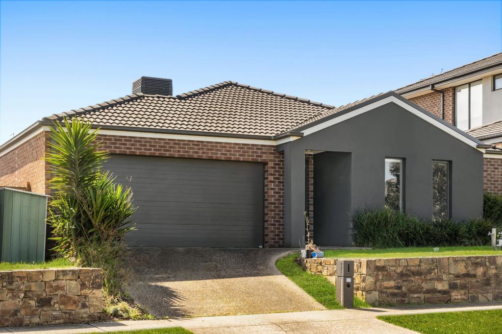 37 Viewbright Rd, Clyde North, VIC 3978