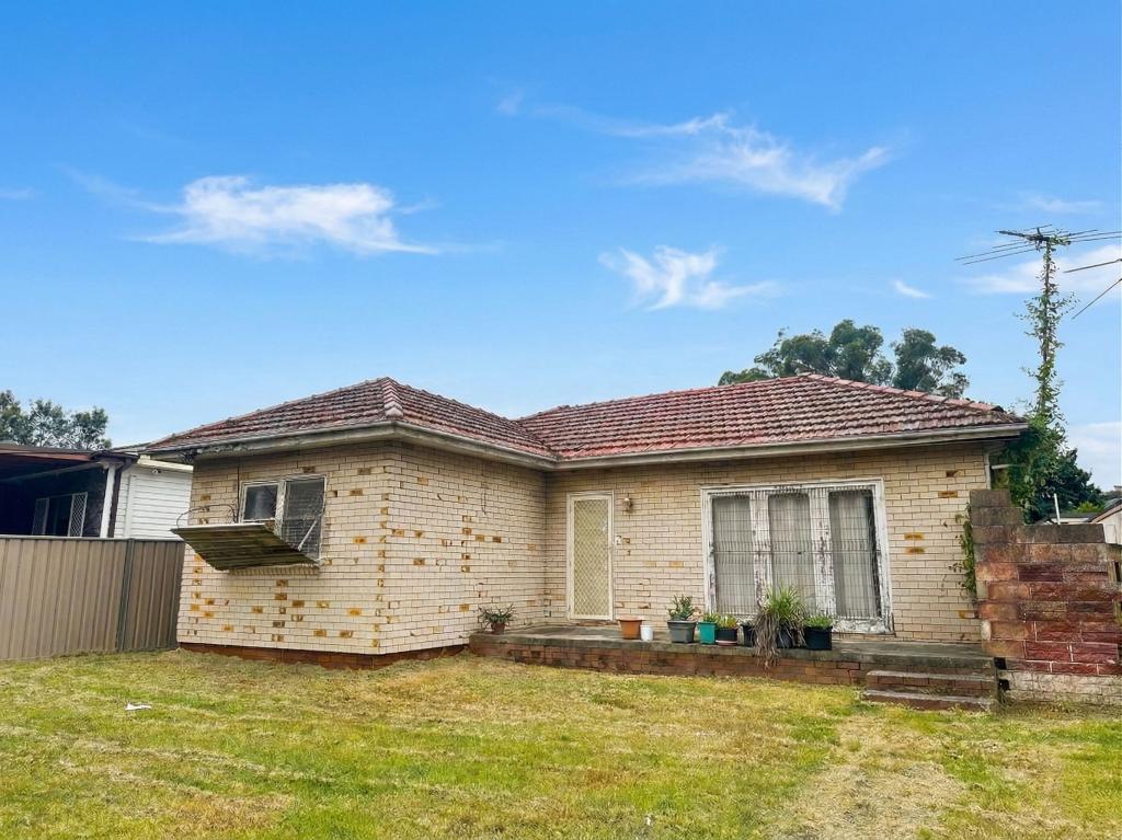 57 MELBOURNE ST, OXLEY PARK, NSW 2760