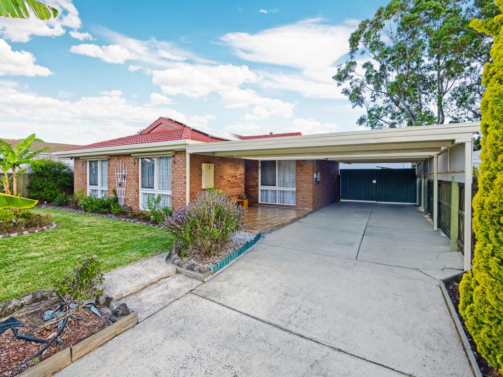 6 Denham Cres, Cranbourne North, VIC 3977