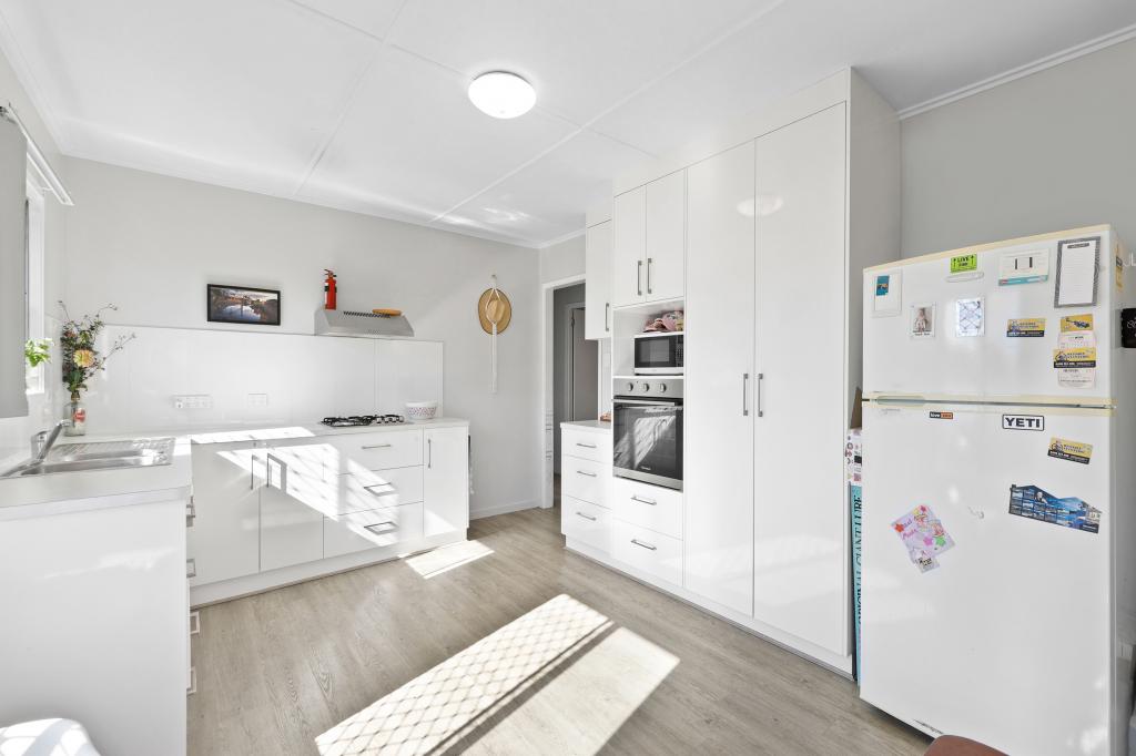 33 Range Rd, Sarina, QLD 4737
