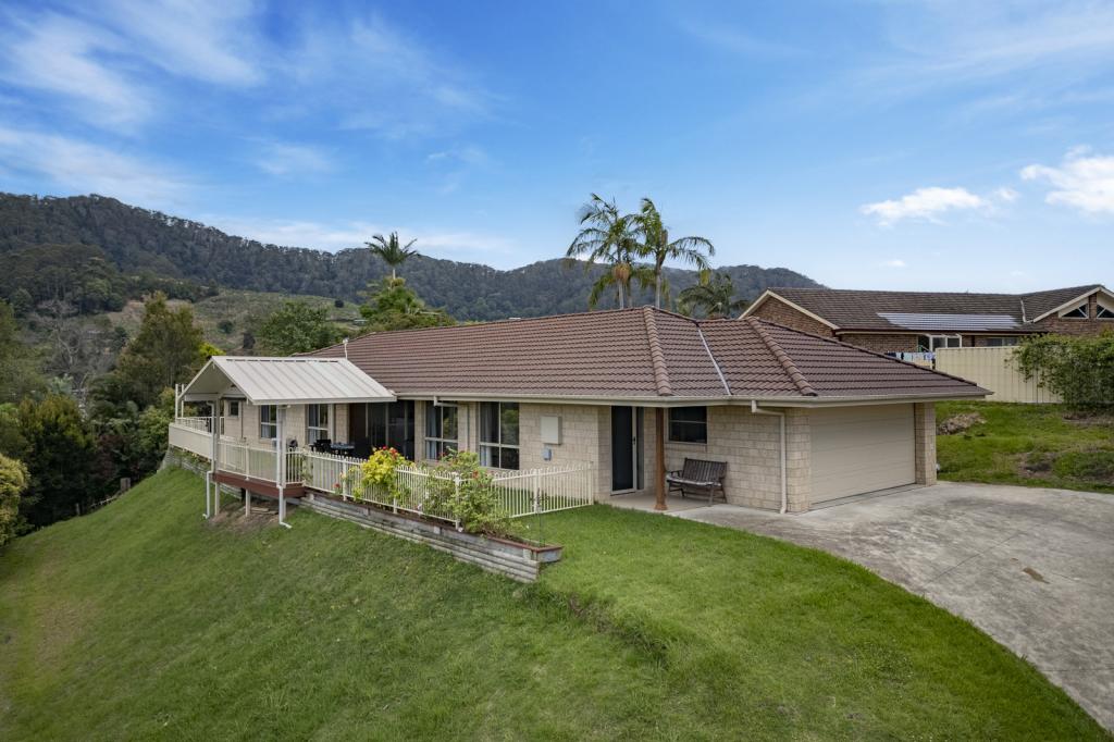 27 Lyle Campbell St, Coffs Harbour, NSW 2450
