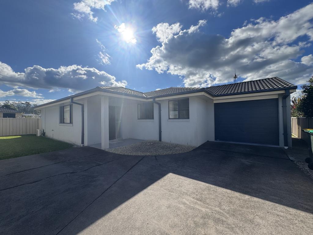 2/3 Albatross Way, Old Bar, NSW 2430