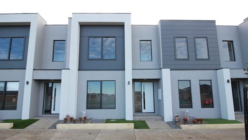 11 Aileron Ally, Cranbourne North, VIC 3977