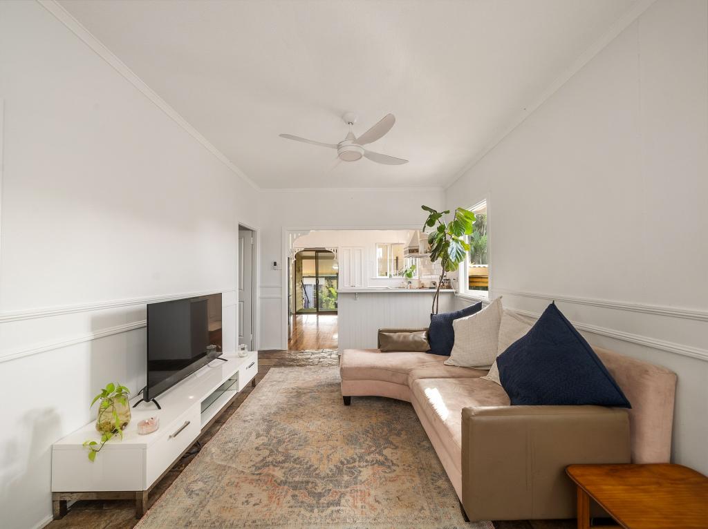 37 Lucas St, Scarborough, QLD 4020