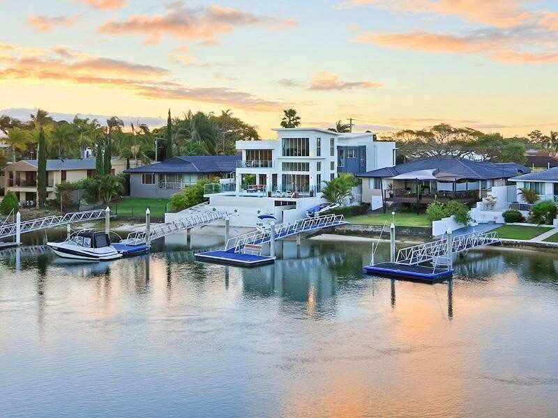 8 Binda Pl, Bundall, QLD 4217