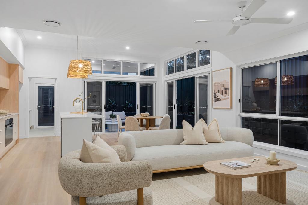 2/45 ASHBOURNE TCE, BIGGERA WATERS, QLD 4216