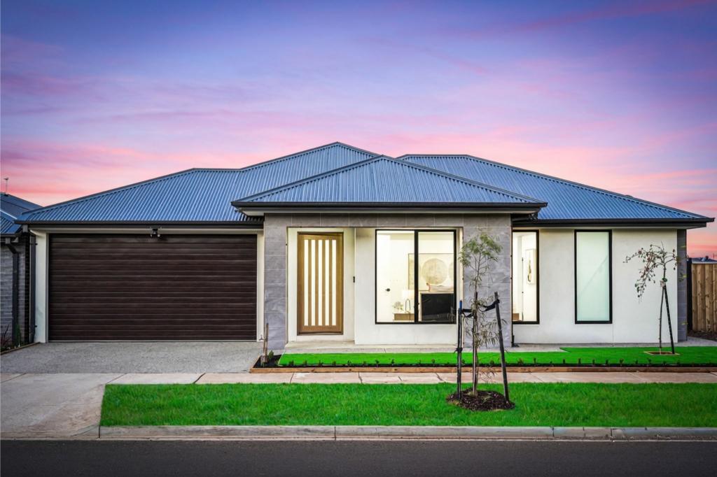 67 CASTELLO DR, DEANSIDE, VIC 3336
