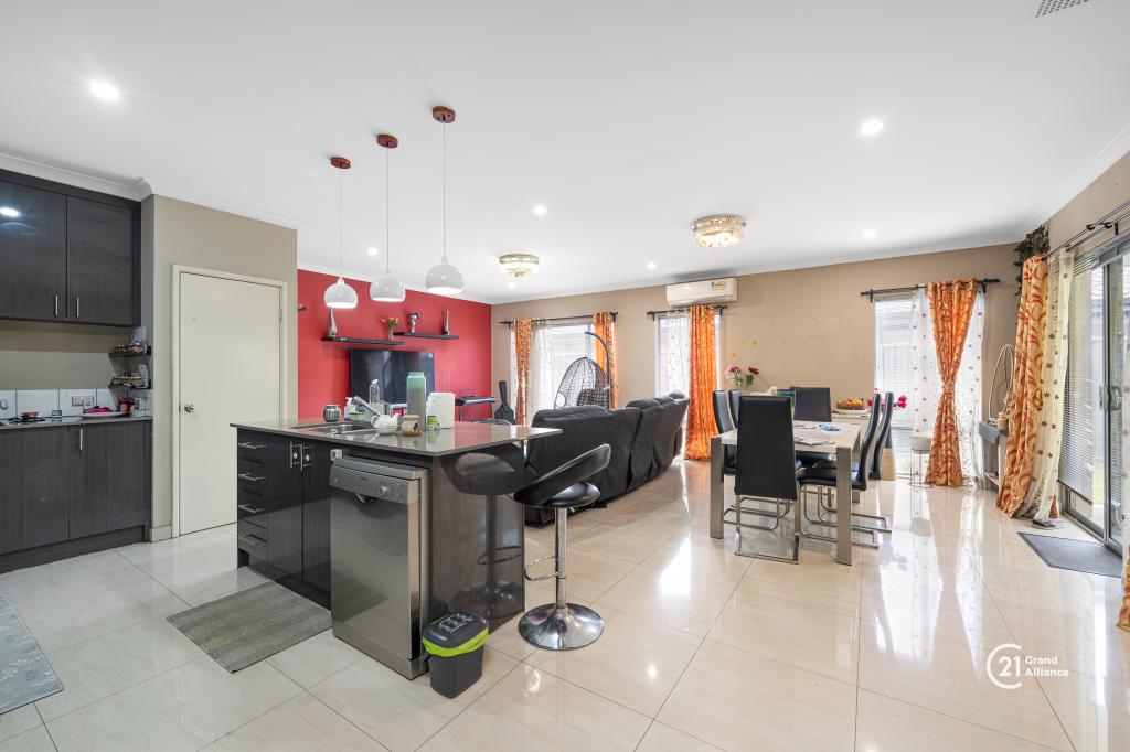 12 Limerick Loop, Wattle Grove, WA 6107