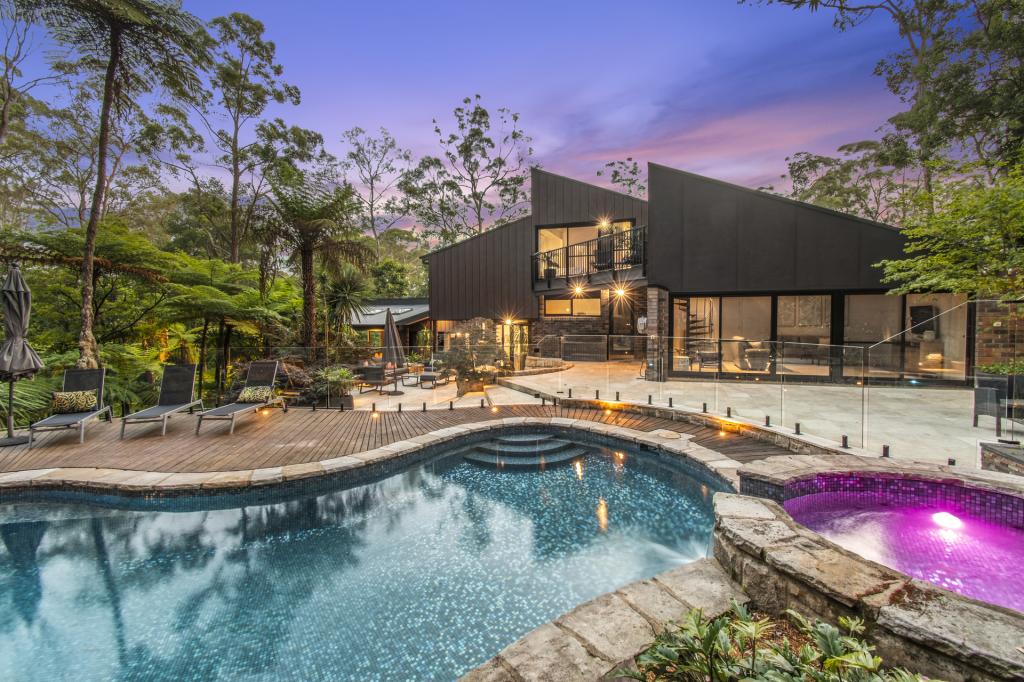 6 ADELONG PL, WAHROONGA, NSW 2076