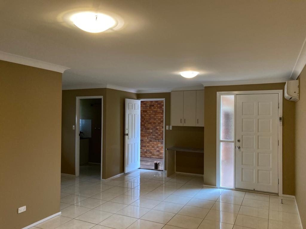 2/2 Storey St, Centenary Heights, QLD 4350