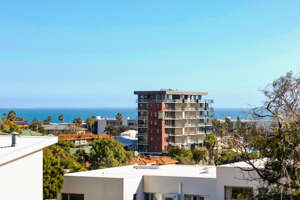 3/6 Nautilus Pl, Scarborough, WA 6019