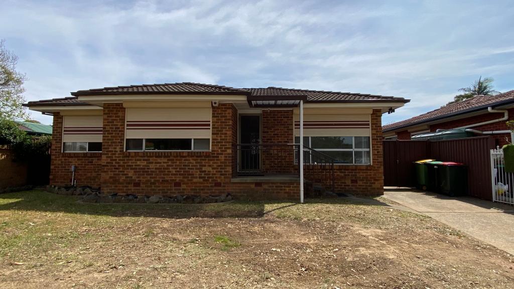 21 Melbourne Rd, St Johns Park, NSW 2176